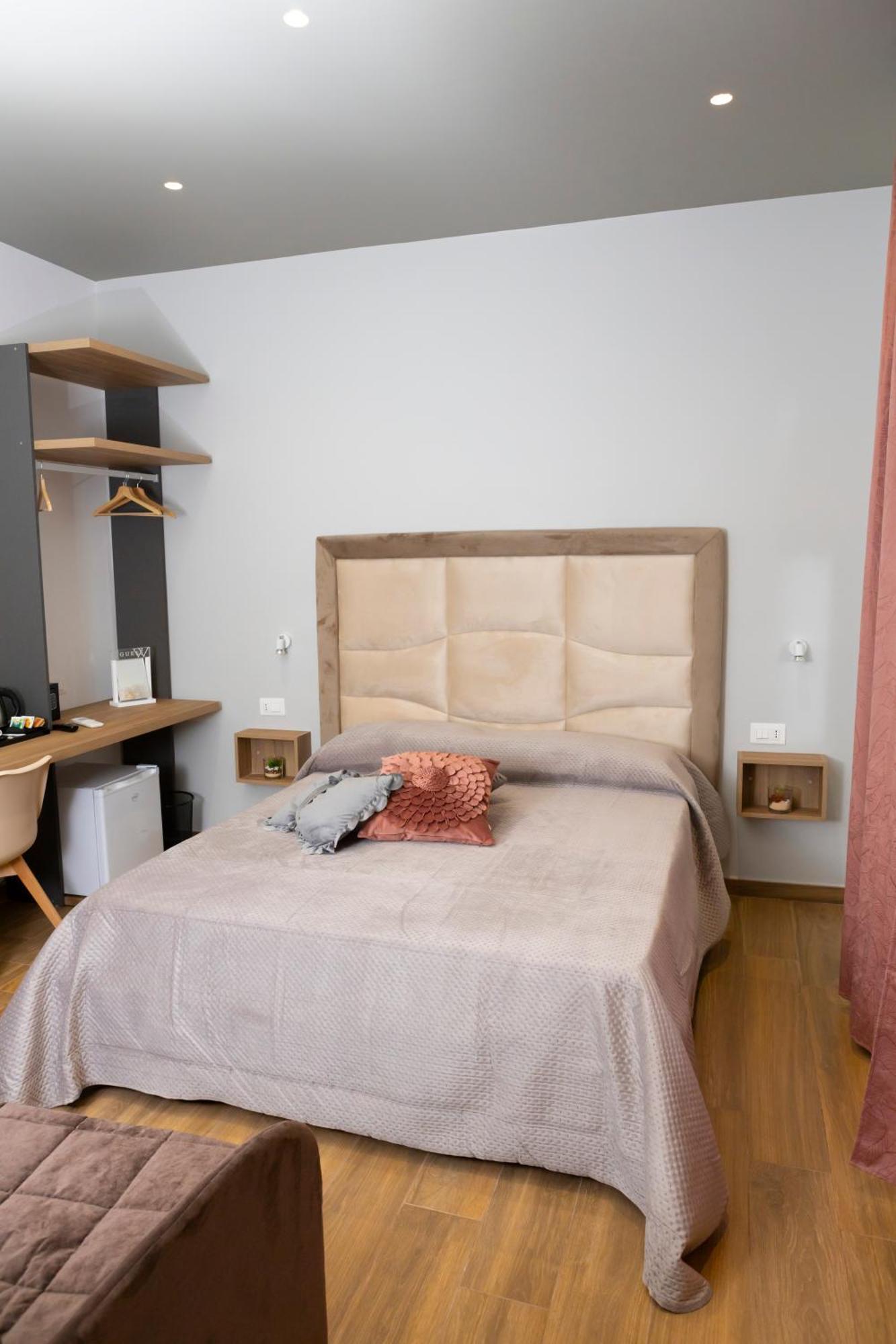 Alleria Rooms เนเปิลส์ ภายนอก รูปภาพ